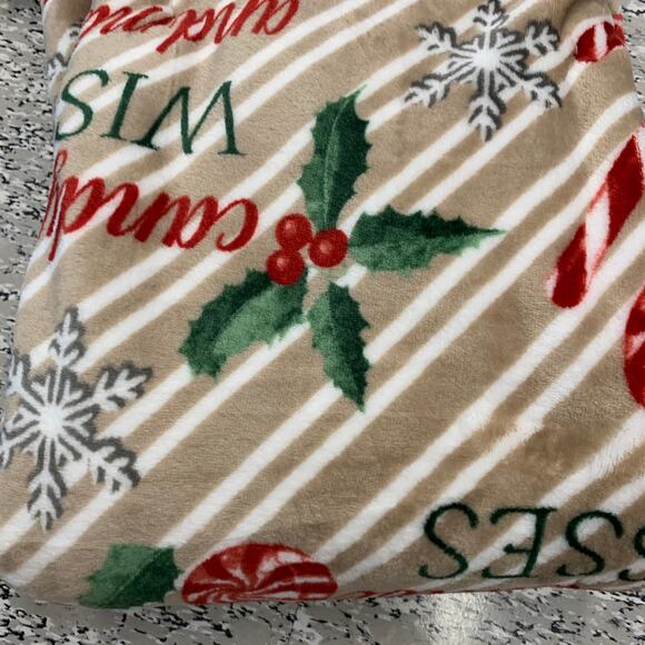 Christmas Candy Wish Mistletoe Kisses Candycane Snowflake Striped Throw Blanket - Picture 7 of 11